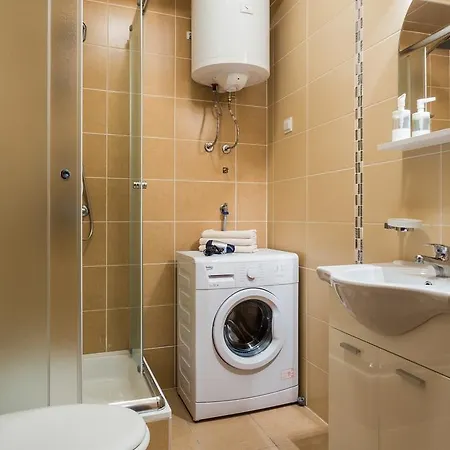 ! Promo! Central Evergreen Studio - Free Public Parking-Fast Wi-Fi Novi Sad Exterior photo