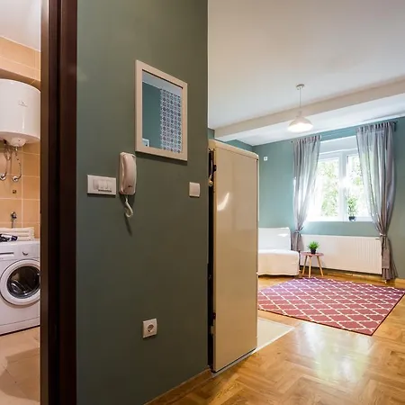 ! Promo! Central Evergreen Studio - Free Public Parking-Fast Wi-Fi Novi Sad Exterior photo