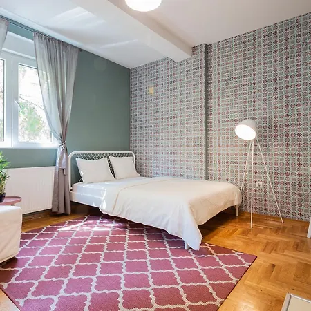 ! Promo! Central Evergreen Studio - Free Public Parking-Fast Wi-Fi Novi Sad Exterior photo