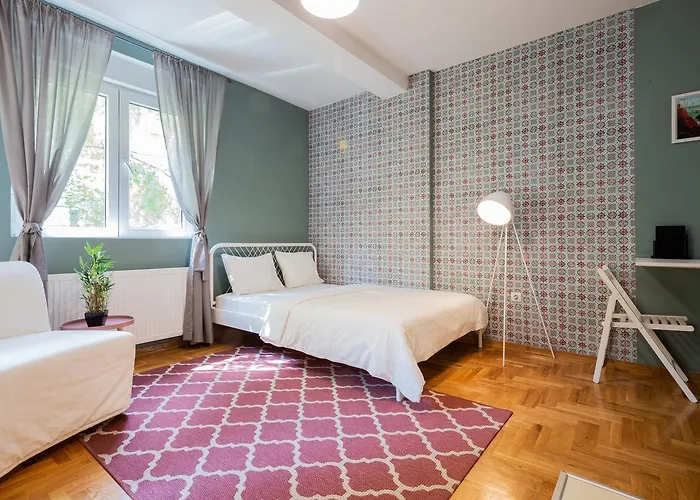 ! Promo! Central Evergreen Studio - Free Public Parking-Fast Wi-Fi