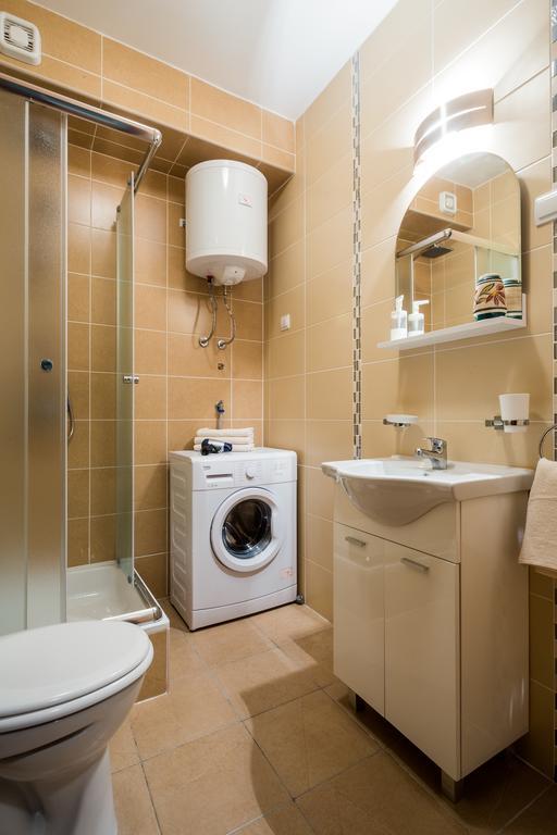 Apartment ! Promo! Evergreen - Free Public Parking-fast Wi-fi Novi Sad