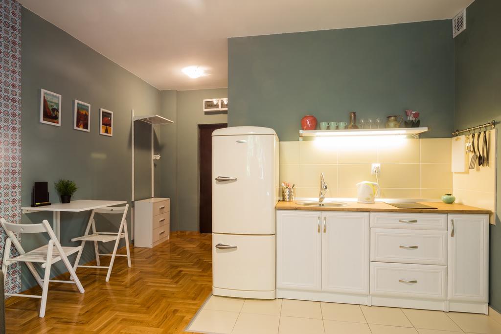 ! Promo! Evergreen - Free Public Parking-fast Wi-fi Apartment Novi Sad