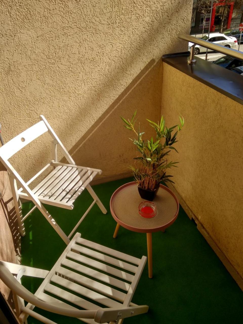 Apartment ! Promo! Evergreen - Free Public Parking-fast Wi-fi